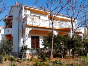 Отель Apartments Krešimir beauty with shadow trees and parking place  Паг